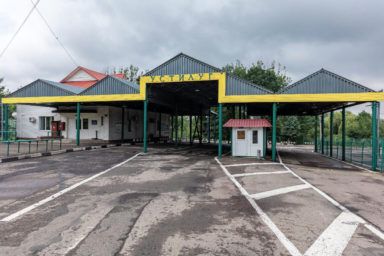 Як студентам виїхати за кордон під час воєнного стану в Україні