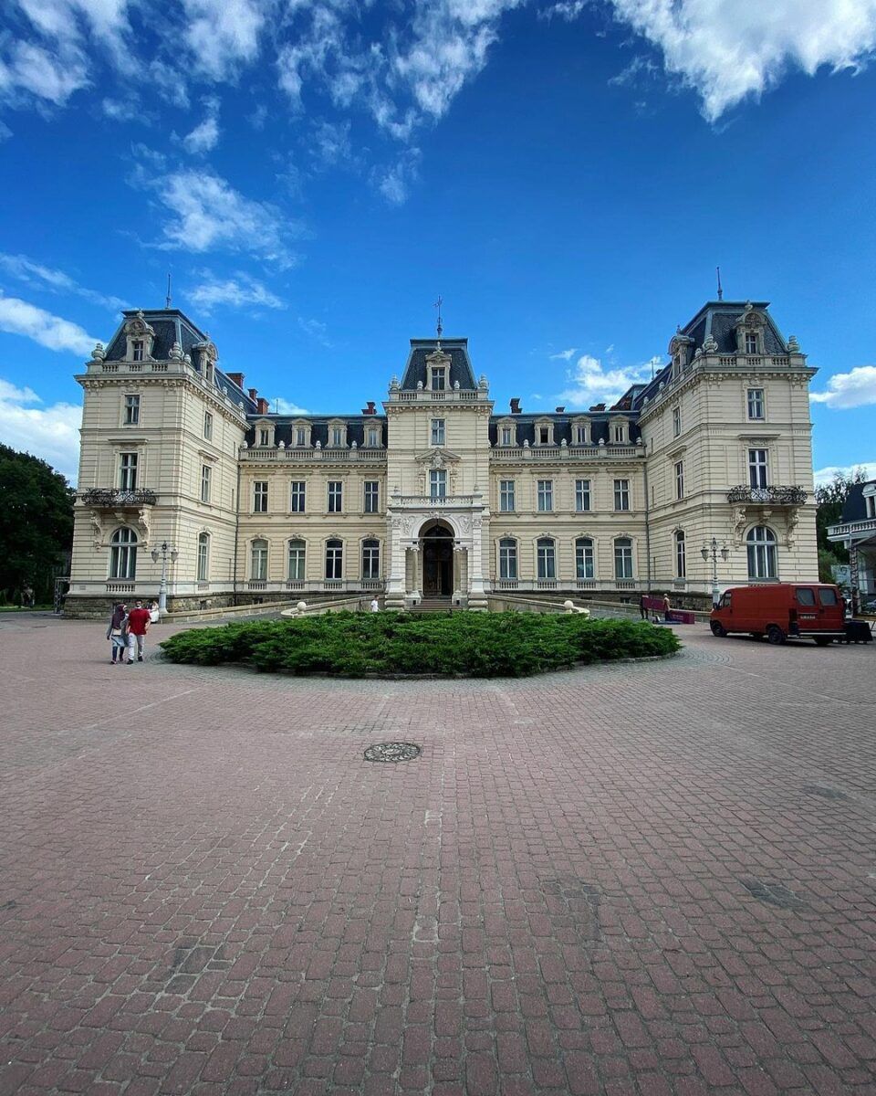 дворец потоцких