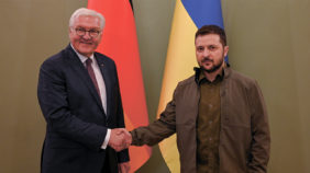 Гнилі плащ-намети, шапка-вушанка та автомати з іржею — як Росія забезпечує спорядженням нових мобілізованих