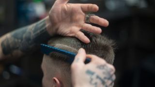 барбери у Черкасах підтримують українських бійців