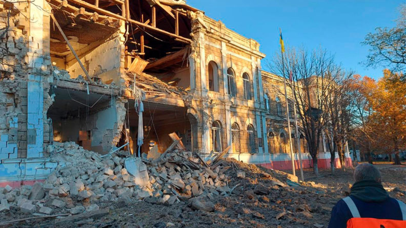Вибухи у Миколаєві 1 листопада — як живуть люди у місті 8 місяців