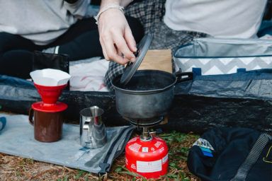 Як правильно користуватися туристичною газовою плиткою у квартирі