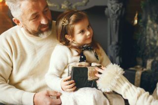 Цікаві ідеї подарунків дівчинці на Новий рік: точно знадобиться