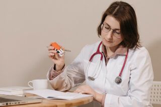 Як отримати медичні послуги, якщо немає світла — пояснення МОЗ