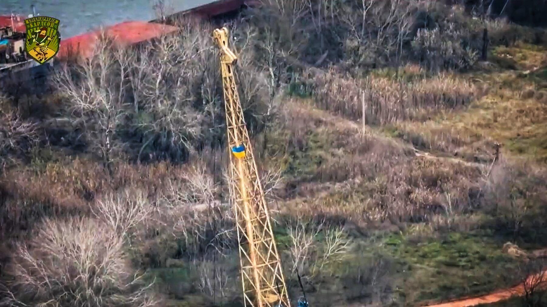 Прапор на лівобережжі
