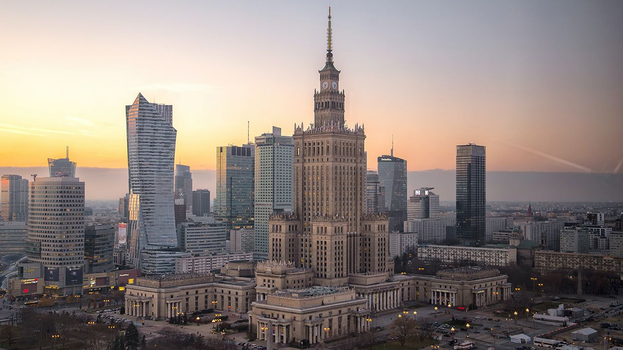 Житло та соцвиплати для українців в Польщі: нові зміни до закону