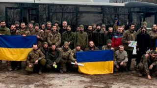Обмін полоненими 31 грудня: 140 військових повернули з полону в Україну