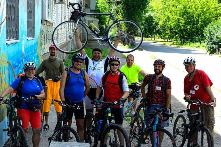 Фото 1 к: Иван Алексеев: история веловолонтеров из Херсона