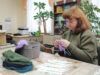 “Тепло ногам — смерть врагам!” История боевой паучихи, которая даже в темноте вяжет носки для военных