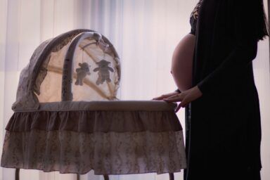 Зміни дитячих виплат в 2023 році: що зміниться