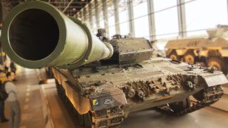 Чому Німеччина блокує передачу танків Леопард Україні