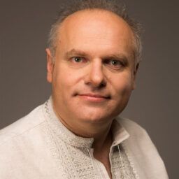 Олег Шаров