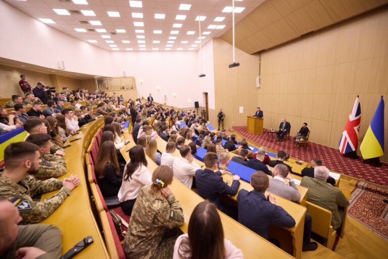 Фото до: Про перемогу України