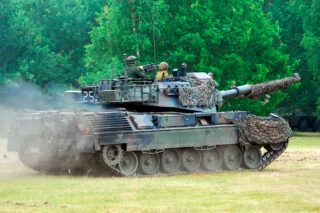 Які країни передадуть Україні танки Leopard 2 та яку ще чекатиме на допомогу Україні