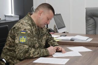 Валерій Залужний отримав у спадок 1 млн доларів та передав його на армію