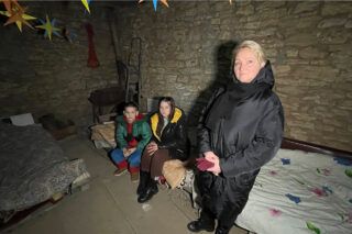 Історія родини Комарницьких, яка 11 місяців живе в укритті