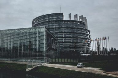 Європарламент прийняв резолюцію із закликом надати Україні винищувачі: що відомо