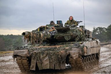 Leopard 2 вже в Україні: Польща передала перші танки