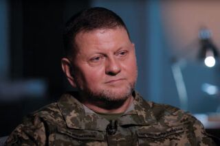 Залужний про війну в Україні, народ та звільнення Маріуполя - інтерв'ю у фільмі Рік