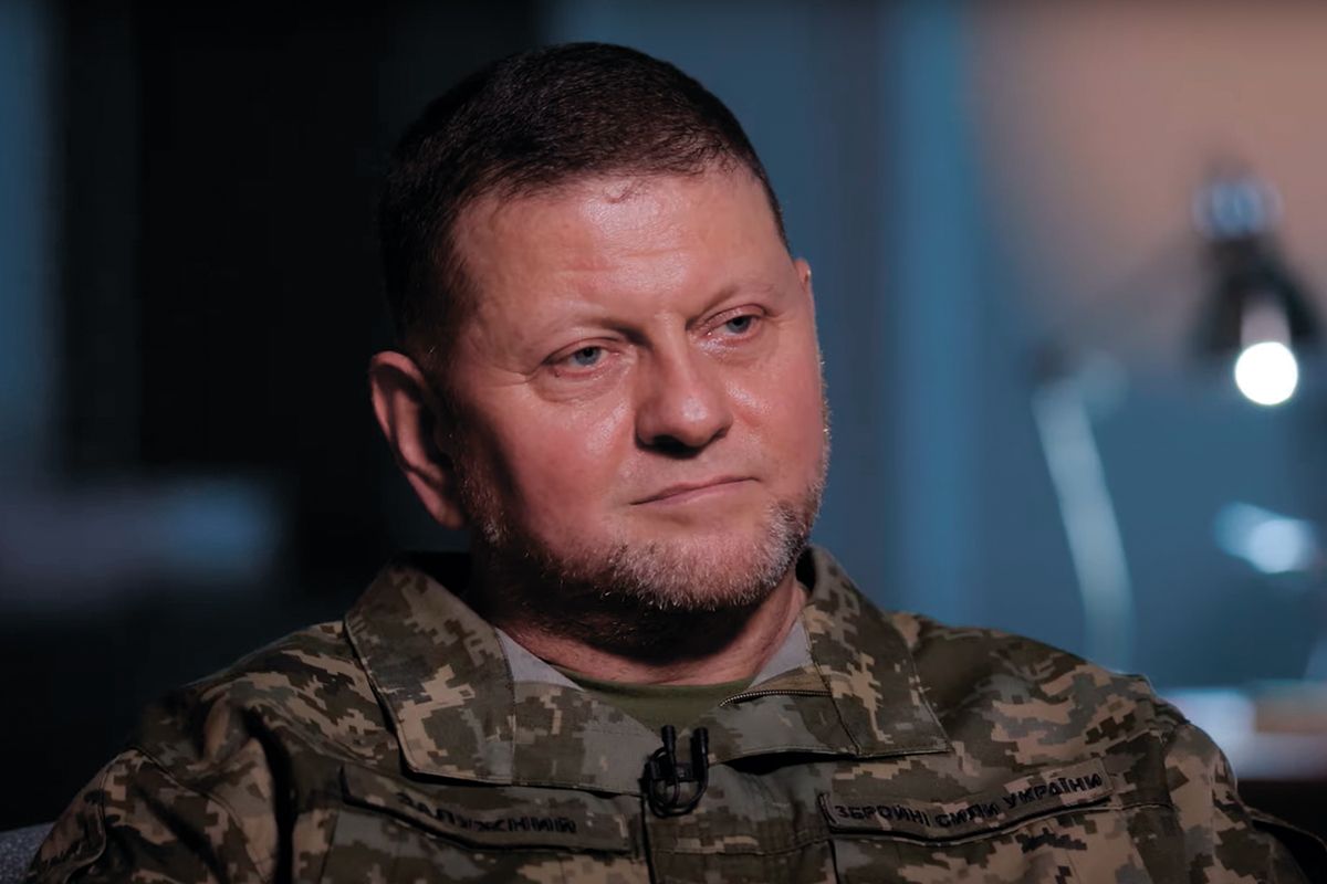 Залужний про війну в Україні, народ та звільнення Маріуполя - інтерв'ю у фільмі Рік
