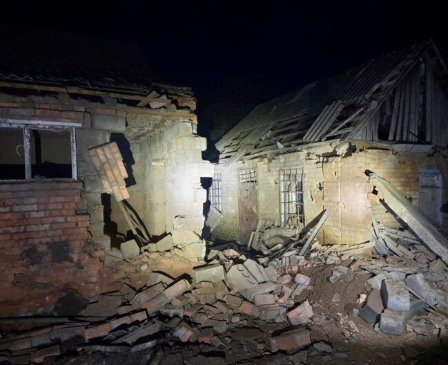 Десять годин повітряної тривоги та майже 20 ворожих обстрілів — як минула ніч у Нікопольському районі