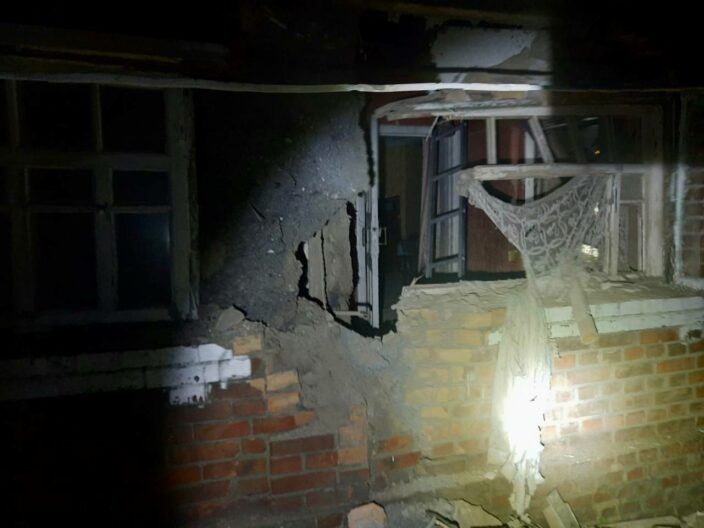 Десять годин повітряної тривоги та майже 20 ворожих обстрілів — як минула ніч у Нікопольському районі