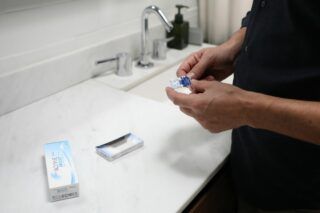 Нічні лінзи для очей: як діють і чи безпечно їх використовувати