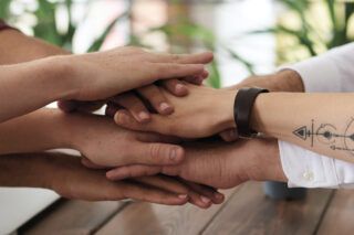 Як працюють благодійні фонди під час війни в Україні