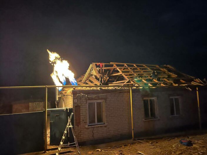 Зруйновано житлові будинки та пологовий — безжальний обстріл Куп’янська росіянами 5 березня