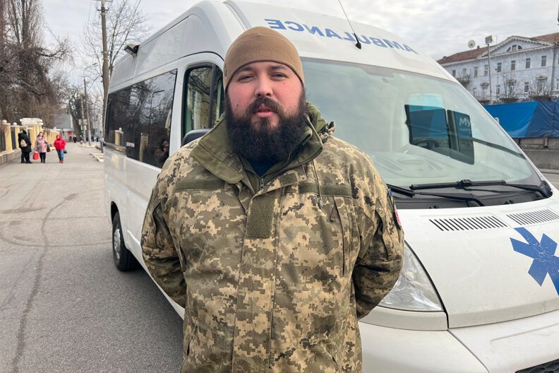 Олександр Александровський: історія стоматолога-парамедика з Маріуполя