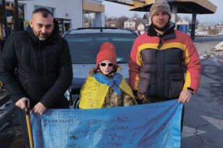Маленька співачка Анна-Марія Герман з Львівської області допомагає ЗСУ