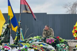 Як вивозять тіла українських бійців з фронту