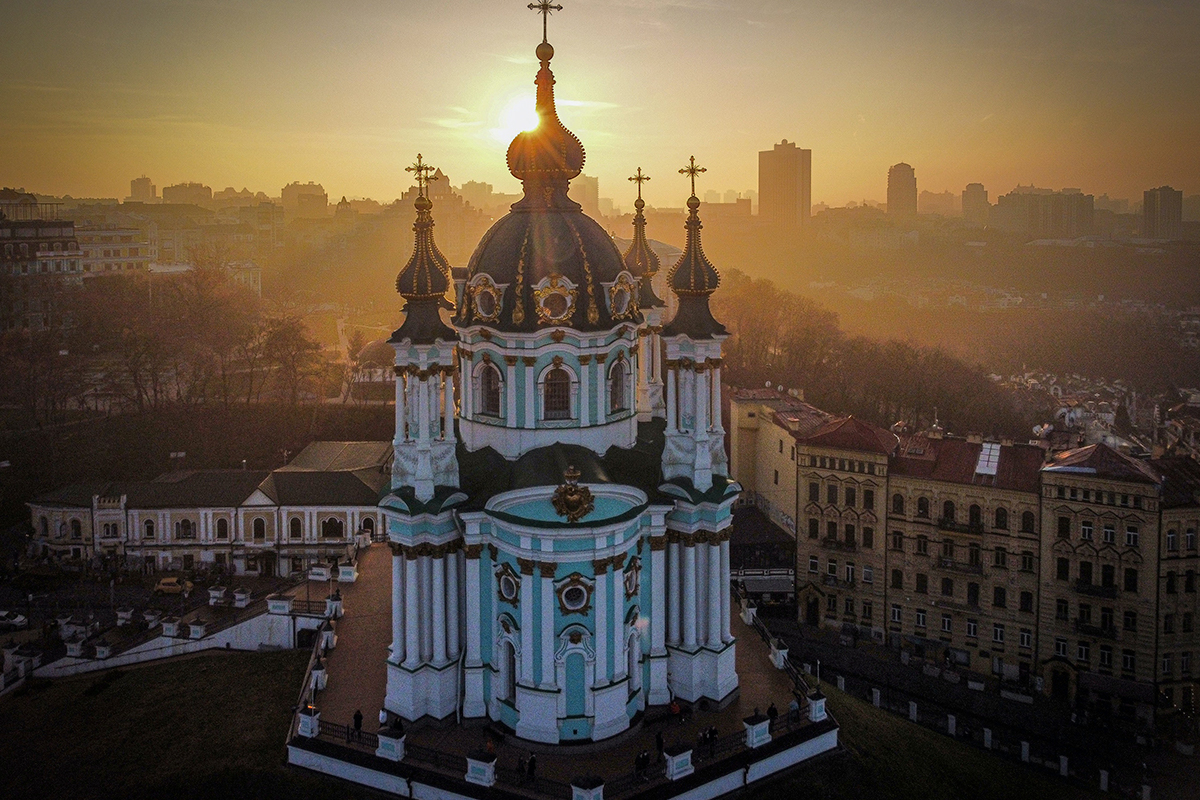 Свята перед Великоднем 2023: список та дати
