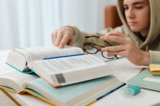 Рада підтримала законопроект 9046: про 4 обов'язкові предмети на ДПА