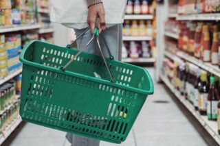 Ціни на продукти в квітні 2023 - що подорожчає та на скільки