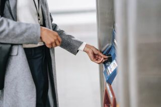 У яких банках можна отримати переказ Western Union: список банків