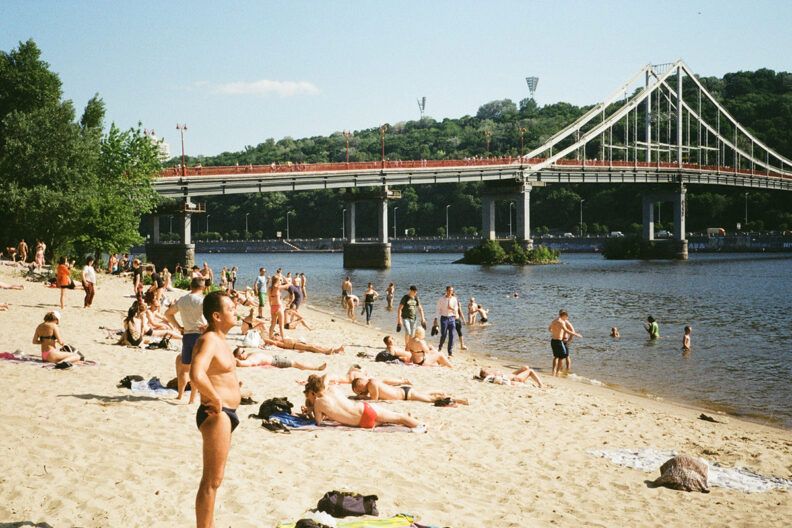 Коли в Києві відкриють пляжі