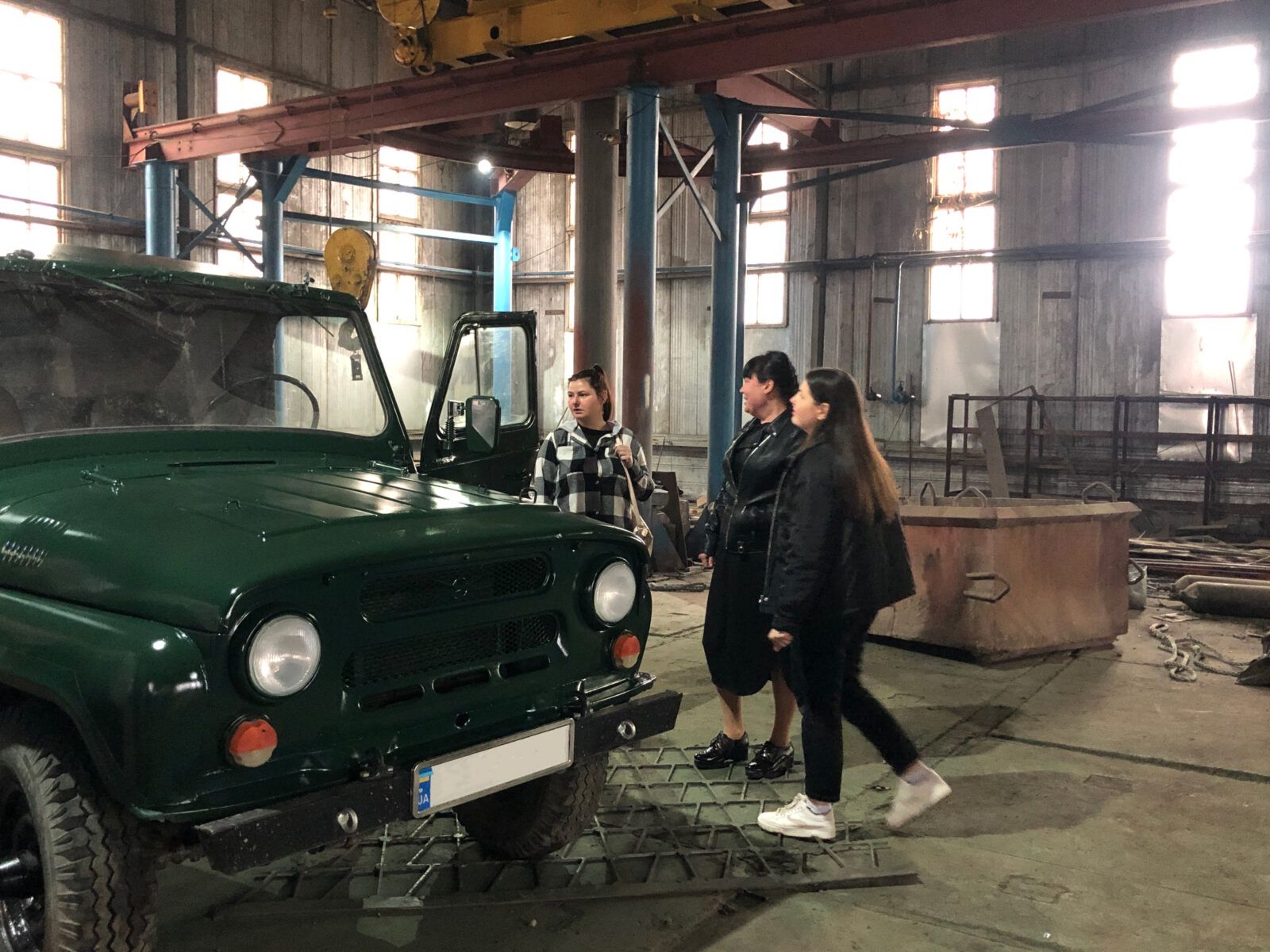 Історія захисника та доньок