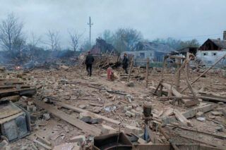 Жорстокий обстріл Павлограда 30 квітня — десятки понівечених будинків та постраждалих, зокрема дітей