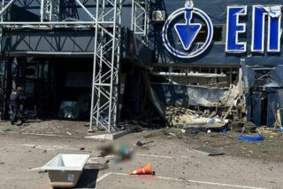 Окупанти ударили по Епіцентру у Херсоні: є жертви та постраждалі