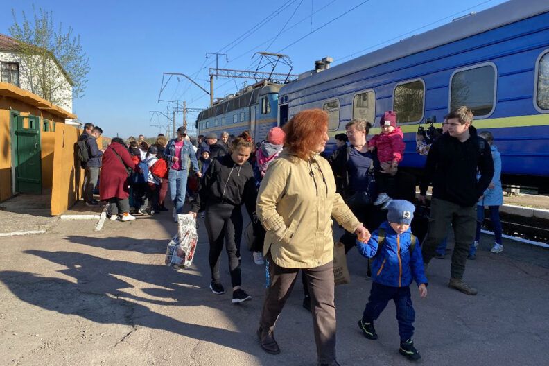 Оголошено евакуацію в Херсоні після підриву Каховської ГЕС