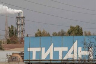 Окупанти готують техногенну катастрофу на хімічному заводі Кримський титан в Армянську: що відомо