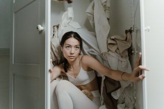 Як правильно зберігати речі в гардеробі: поради та лайфхаки