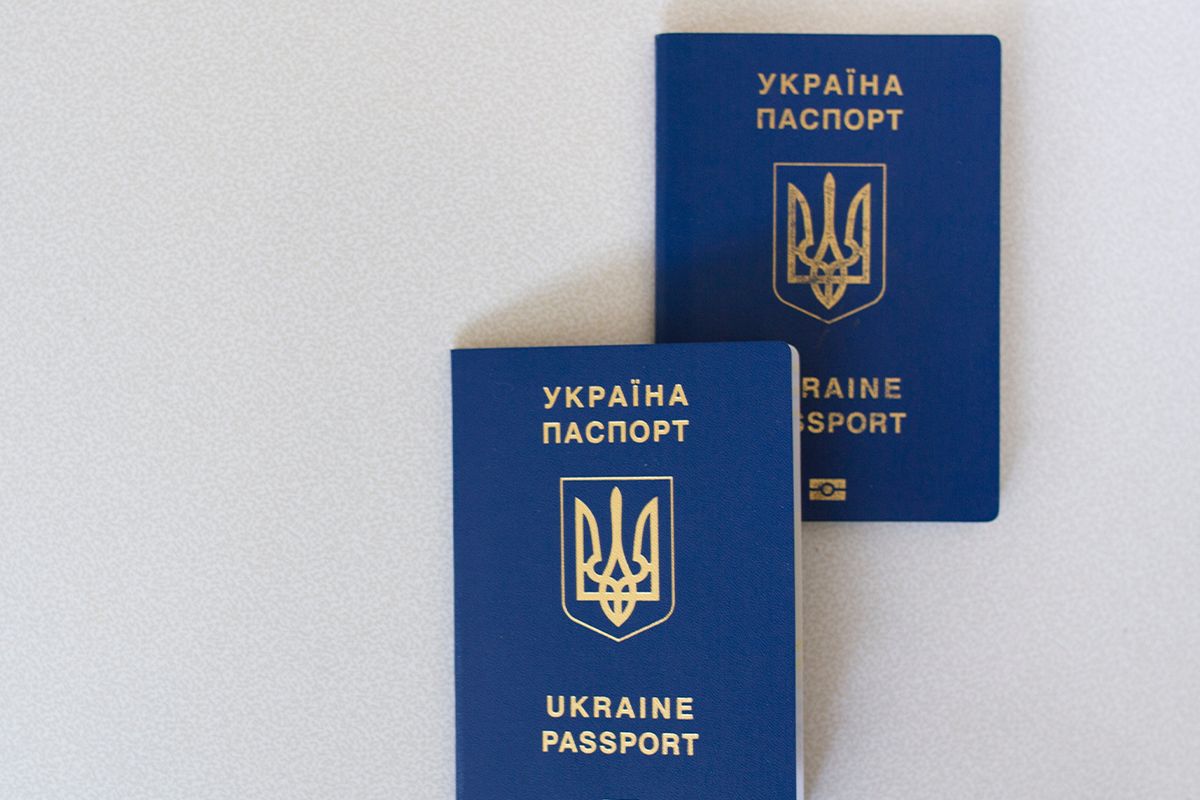 Оформлення паспортів за кордоном