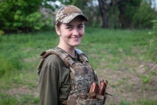 Як підібрати берці та що потрібно жінці на передовій