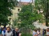 Вибиті шиби, кров та купа брухту на місці будинку. Репортаж з місця події у Львові 6 липня