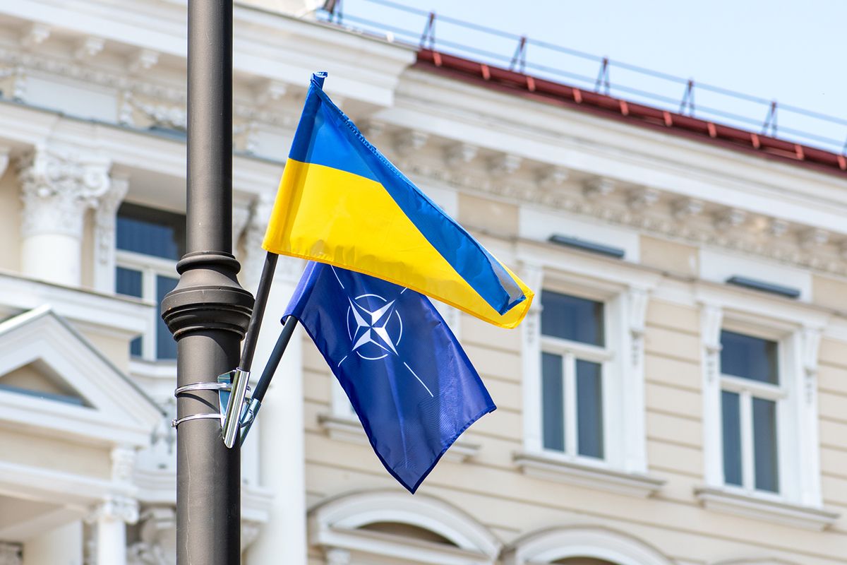 пакети військової допомога