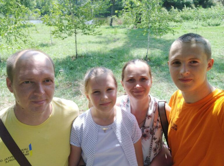 вероніка з татом