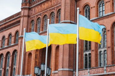 ставлення до україни