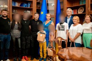 дітей повернули в Україну